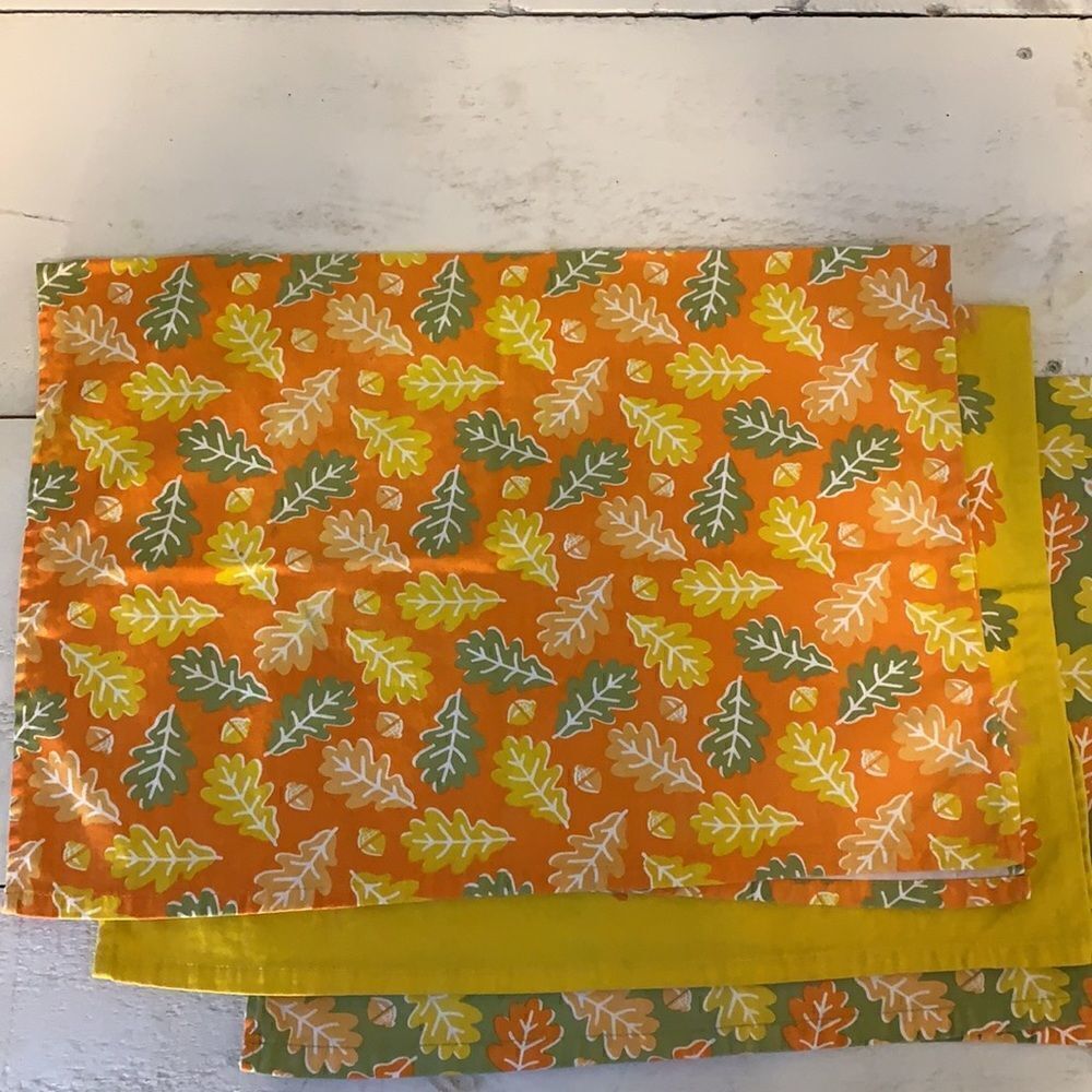 Martha Stewart Decorative Leaf Table Napkins - Picture 2 of 12